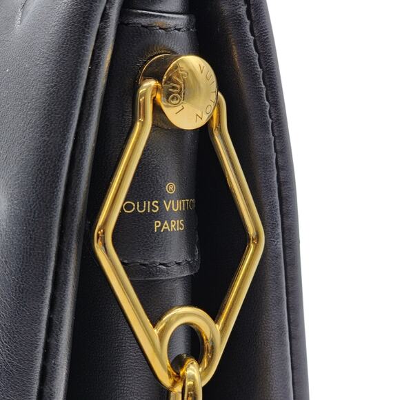 Louis Vuitton Coussin MM Monogram Leather Shoulder Bag Clutch in Black - mint - Picture 4 of 12